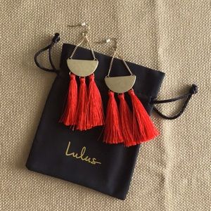 Lulu’s NWOT Red Fringe earrings